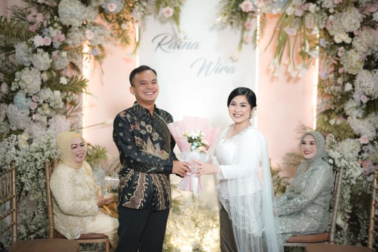 Ratna & Wira Galeri 10