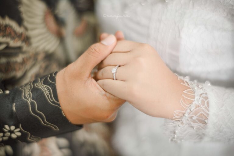 Ratna & Wira Galeri 11
